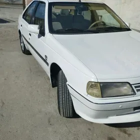 Peugeot 405 2012