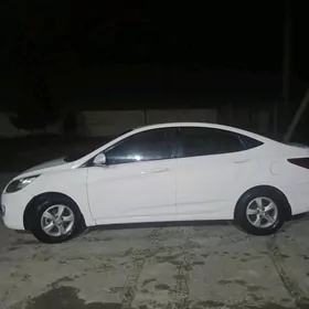 Hyundai Accent 2013