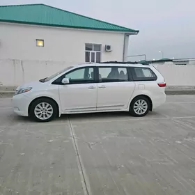 Toyota Sienna 2016