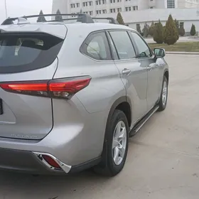 Toyota Highlander 2020