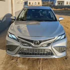 Toyota Camry 2021