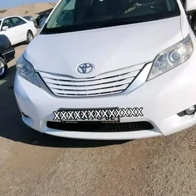 Toyota Sienna 2011