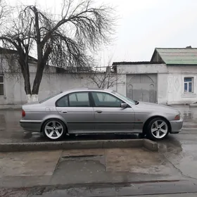 BMW E39 2000