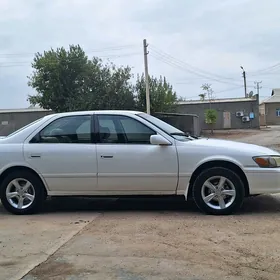 Toyota Camry 2001