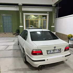 BMW E39 2000