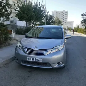 Toyota Sienna 2016