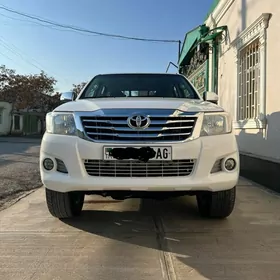 Toyota Hilux 2015