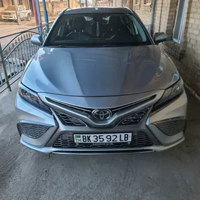 Toyota Camry 2021