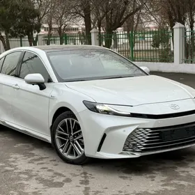 Toyota Camry 2025