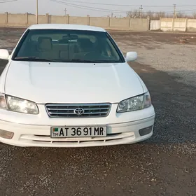 Toyota Camry 2001