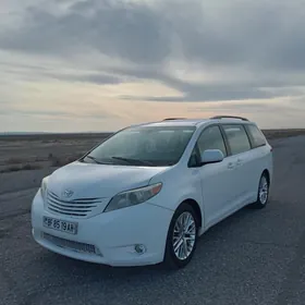 Toyota Sienna 2010