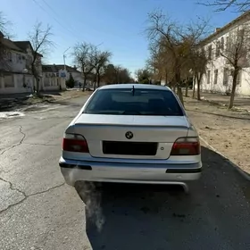 BMW E39 2003