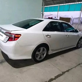 Toyota Camry 2012