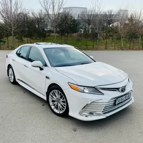 Toyota Camry 2018