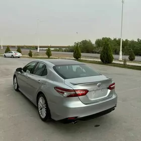 Toyota Camry 2018