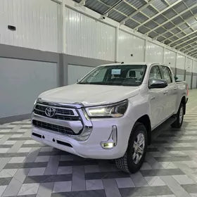 Toyota Hilux 2024