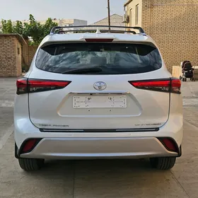 Toyota Highlander 2022