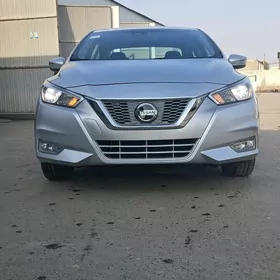 Nissan Versa 2021