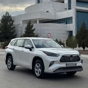 Toyota Highlander 2021