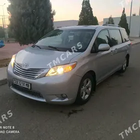 Toyota Sienna 2010