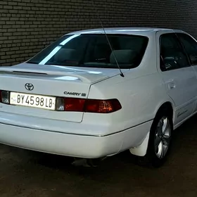 Toyota Camry 2001