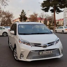 Toyota Sienna 2020