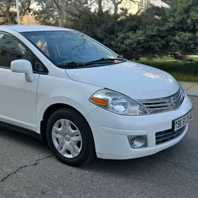 Nissan Versa 2011