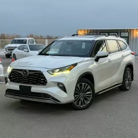 Toyota Highlander 2021