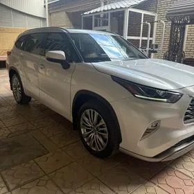 Toyota Highlander 2022