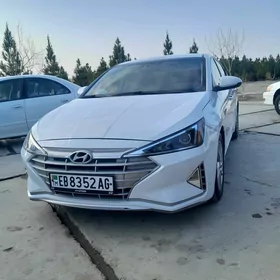 Hyundai Elantra 2019