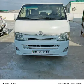 Toyota Hiace 2012