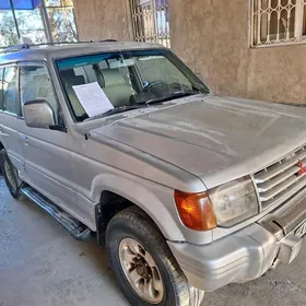 Mitsubishi Pajero 1996