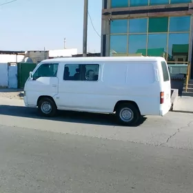 Nissan Urvan 1998