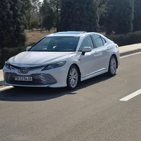 Toyota Camry 2018