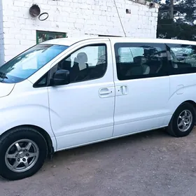 Hyundai H-1 2008