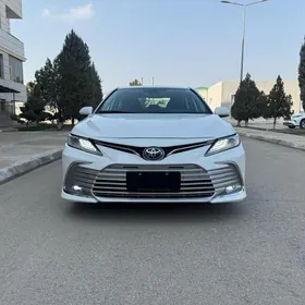 Toyota Camry 2020