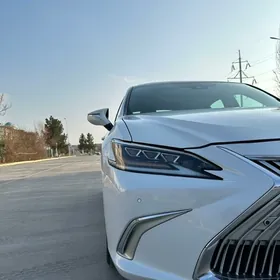 Lexus ES 350 2019