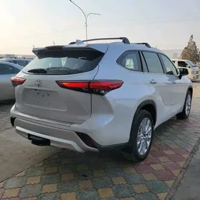 Toyota Highlander 2020