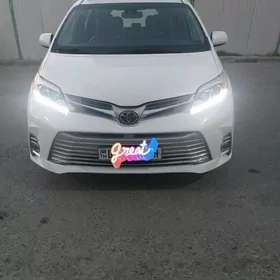 Toyota Sienna 2020