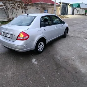 Nissan Versa 2011