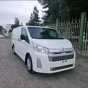 Toyota Hiace 2021