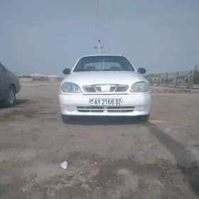 Daewoo Lanos 2002