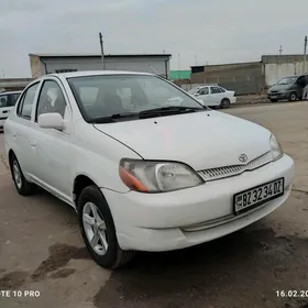 Toyota Echo 2000