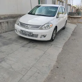 Nissan Versa 2011