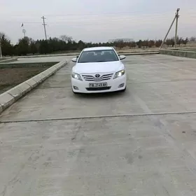 Toyota Camry 2011