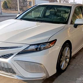 Toyota Camry 2021