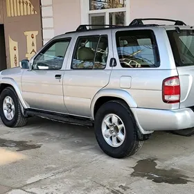 Nissan Pathfinder 2000