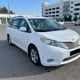 Toyota Sienna 2010