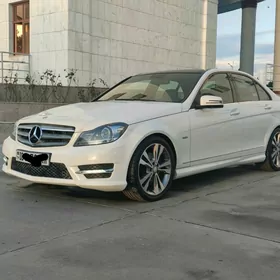 Mercedes-Benz C300 2012