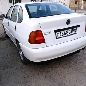 Volkswagen Polo 2000